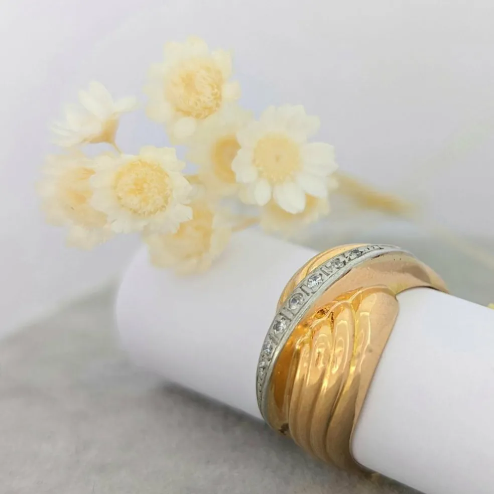 Bague en or rose et diamants