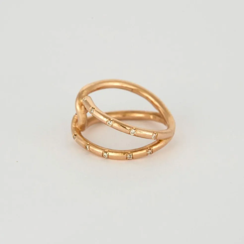 Bague en or rose et diamants