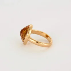 Bague en or rose et grenat spessartite