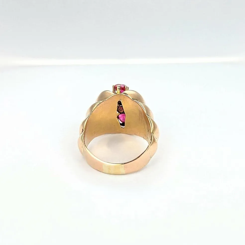 Bague en or rose et pierres roses