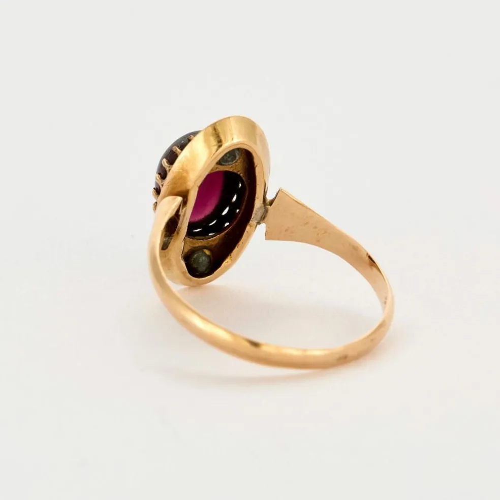 Bague en or rose et tourmaline cabochon