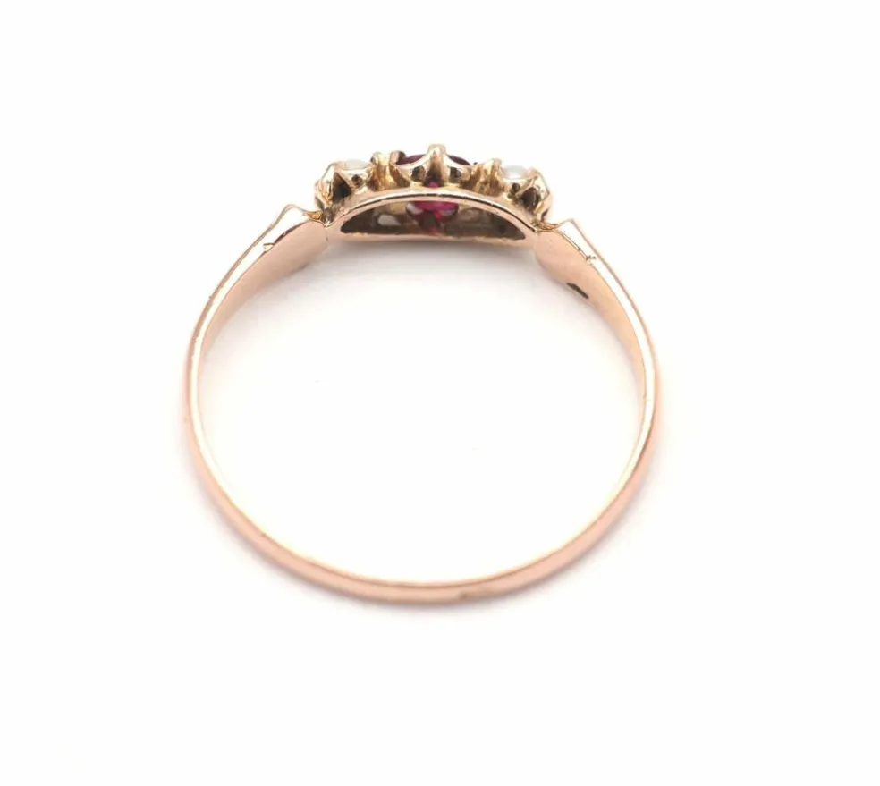 Bague en or rose rubis et demi perles