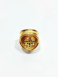 Bague en or, rubis, diamants, saphirs, émeraudes