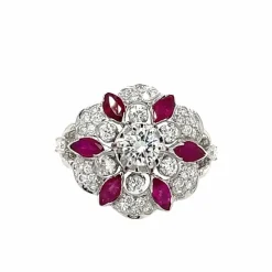 Bague en or rubis et diamant de créateur