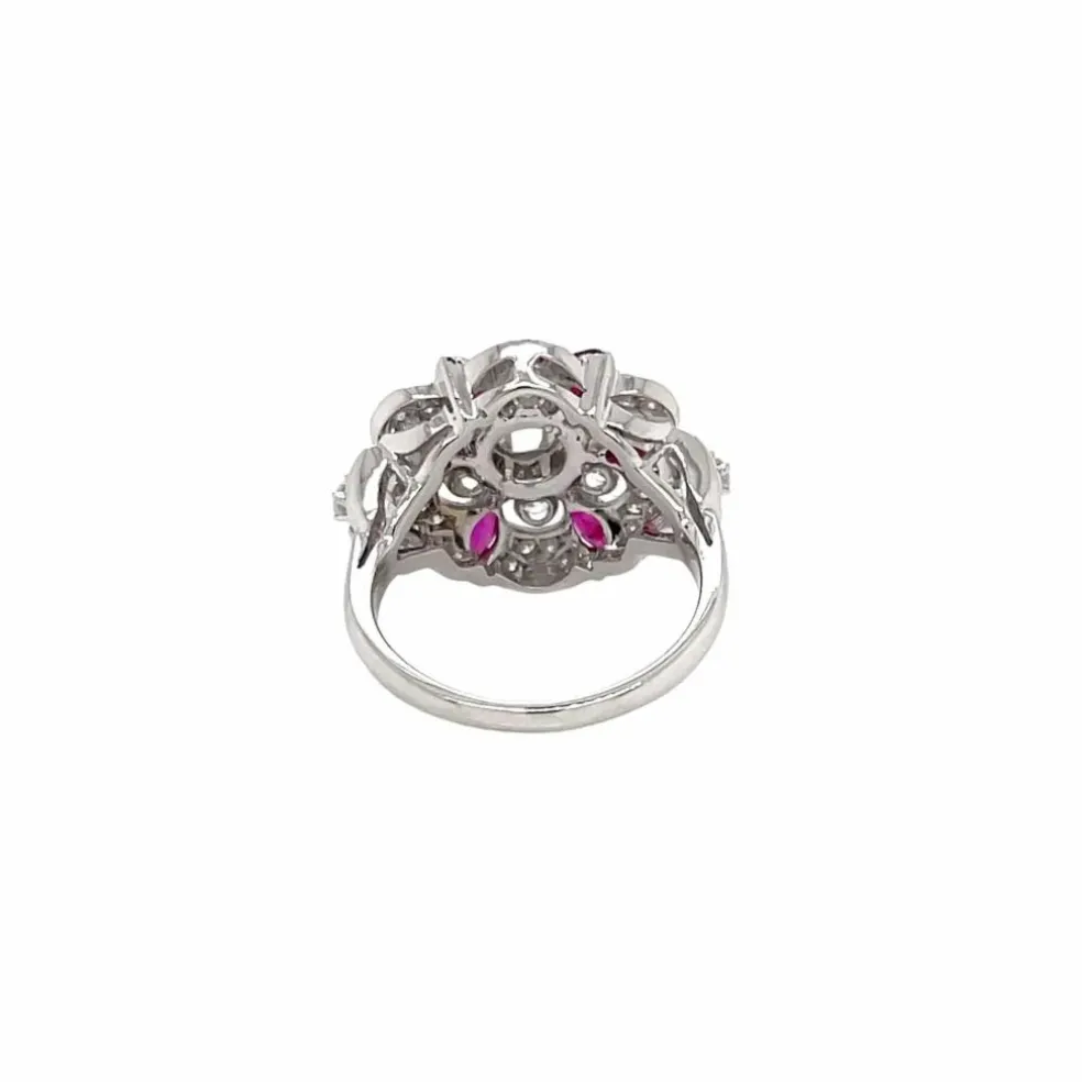 Bague en or rubis et diamant de créateur