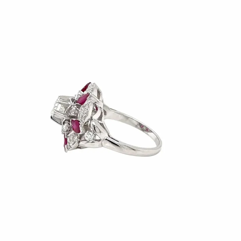 Bague en or rubis et diamant de créateur