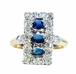 Bague en or sertie de 3 saphirs et diamants, vers 1900