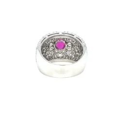 Bague en or vintage certifiée sans chaleur avec diamants et rubis de Birmanie gravés