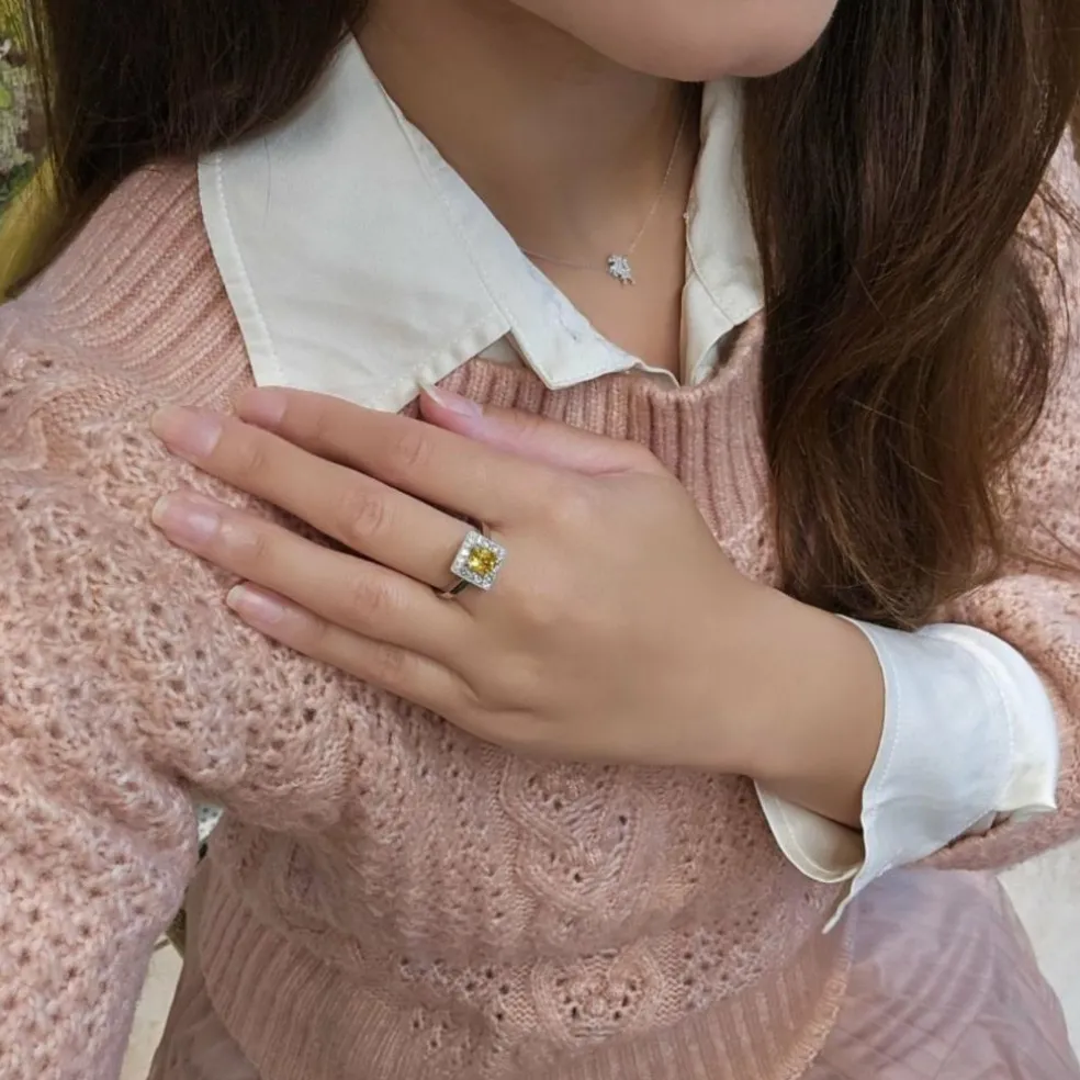 Bague en platine 850, diamants et saphir jaune naturels
