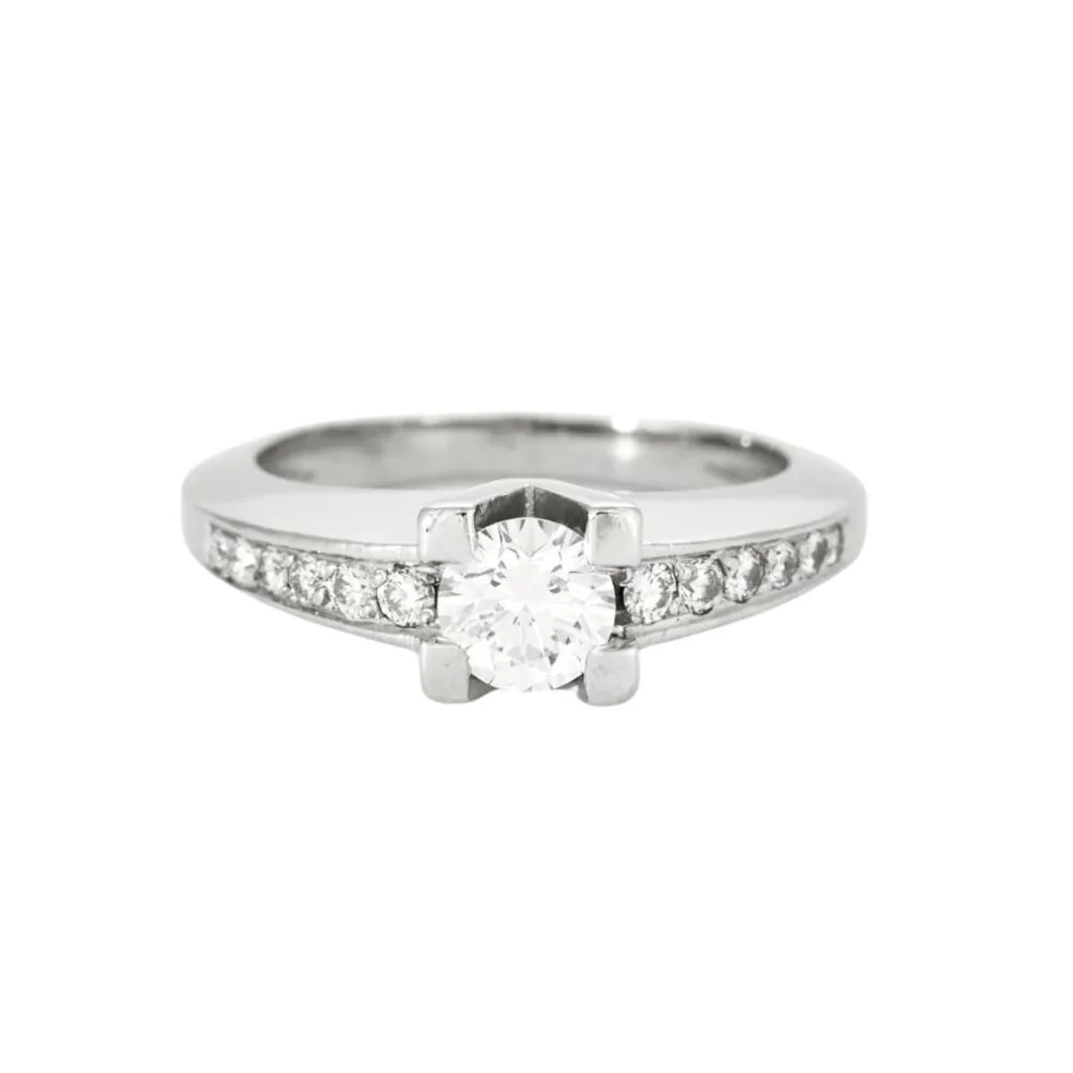 Bague en platine avec diamants