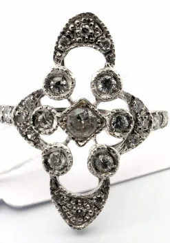 Bague en platine avec diamants