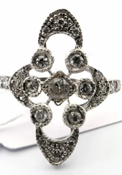 Bague en platine avec diamants