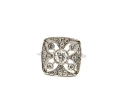 Bague en platine avec diamant central et diamants latéraux