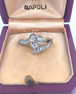 Bague en platine avec diamants