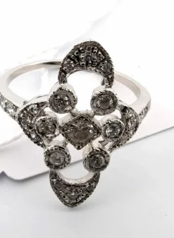 Bague en platine avec diamants