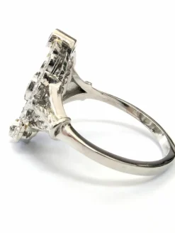 Bague en platine avec diamants