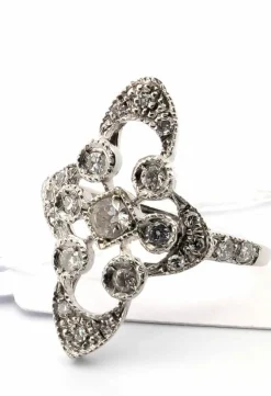 Bague en platine avec diamants