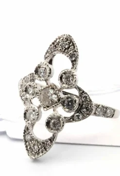 Bague en platine avec diamants