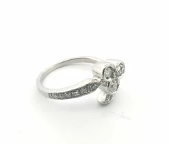 Bague en platine avec diamants