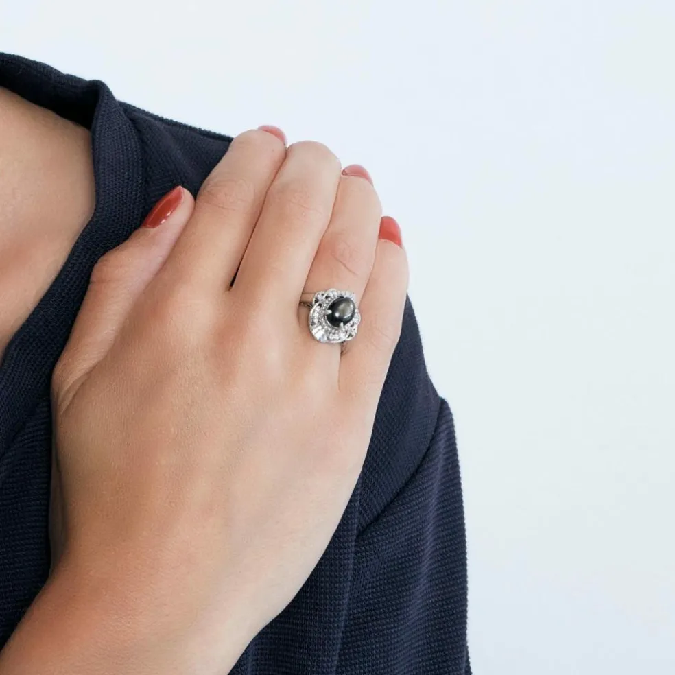 Bague en platine avec doublet saphir et petits diamants