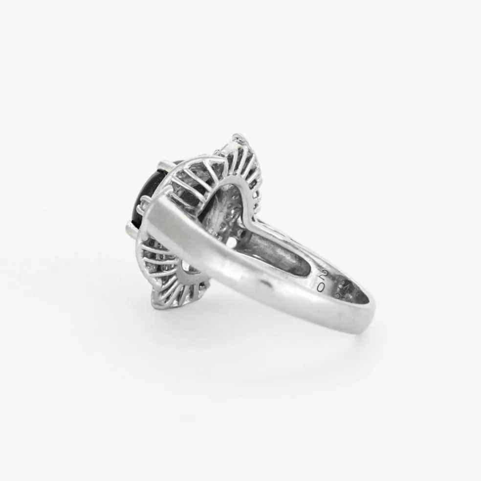 Bague en platine avec doublet saphir et petits diamants