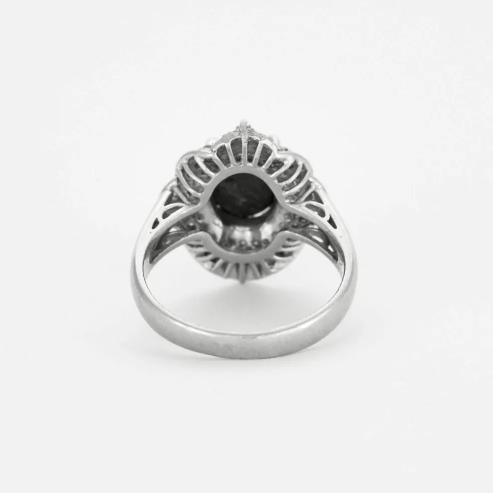 Bague en platine avec doublet saphir et petits diamants