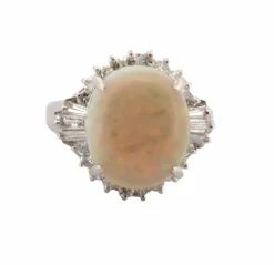 Bague en platine avec opale éthiopienne et diamants