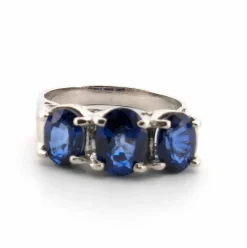 Bague en platine avec saphirs et diamants