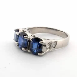 Bague en platine avec saphirs et diamants