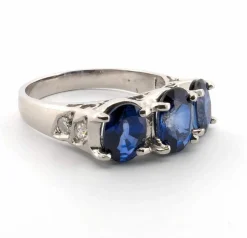 Bague en platine avec saphirs et diamants