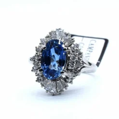 Bague en platine avec saphir et diamants