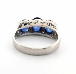 Bague en platine avec saphirs et diamants