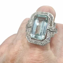 Bague en platine de style Art Déco avec aigue-marine et diamants
