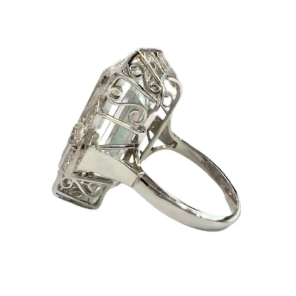 Bague en platine de style Art Déco avec aigue-marine et diamants