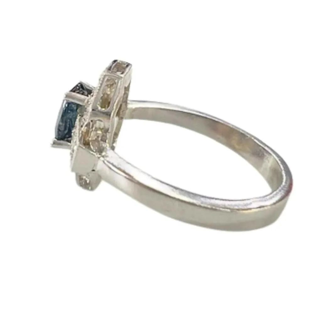 BAGUE EN PLATINE DE STYLE ART DÉCO AVEC DIAMANTS DE 0,38 ct ET SAPHIR DE 1,05 ct
