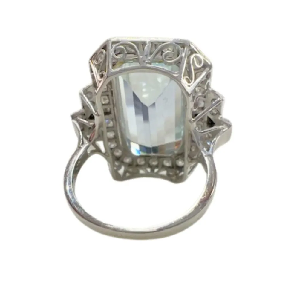 Bague en platine de style Art Déco avec aigue-marine et diamants