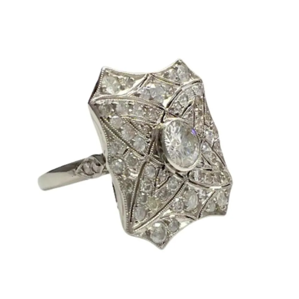 Bague en platine de style Art Déco avec diamants