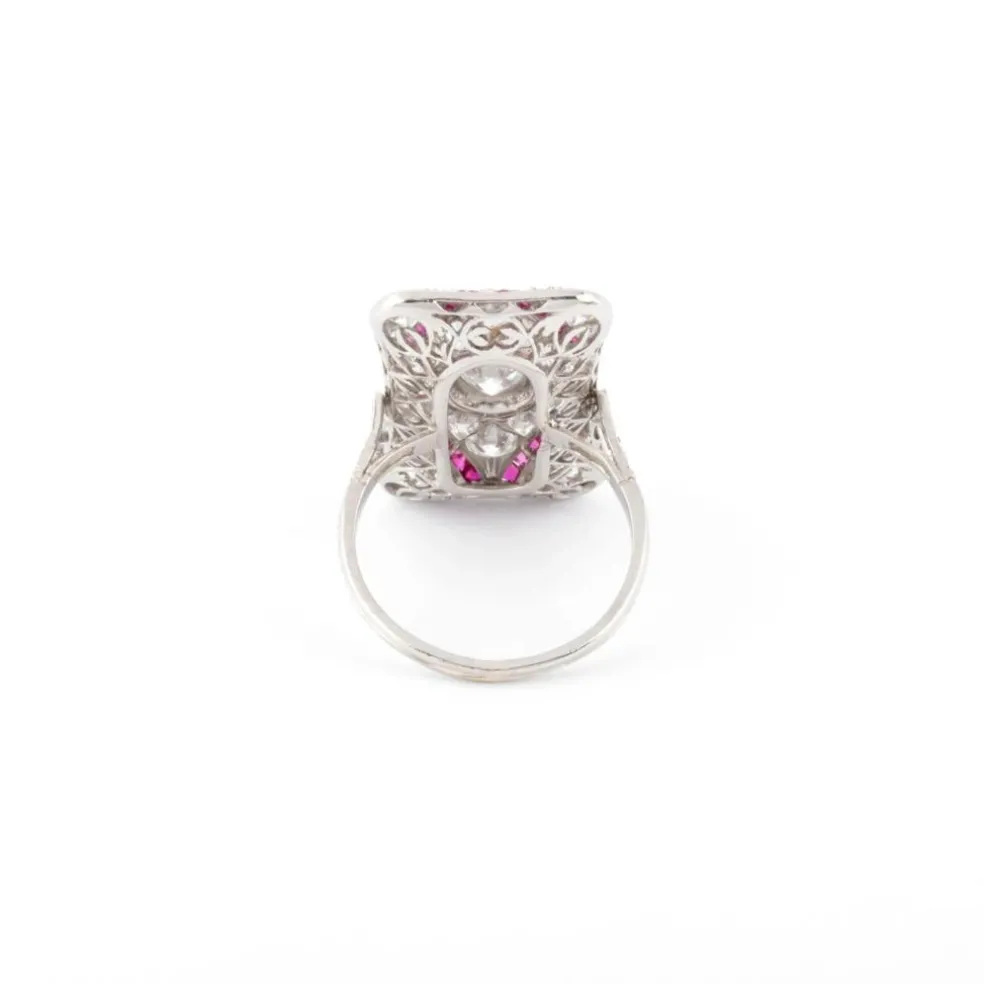 Bague en platine, diamants et rubis rectangulaire