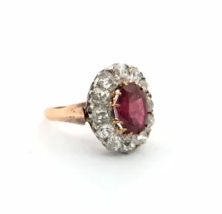 Bague en platine et or avec rubis et diamants