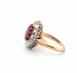 Bague en platine et or avec rubis et diamants