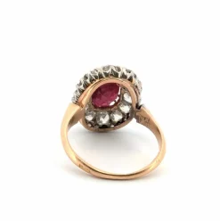 Bague en platine et or avec rubis et diamants