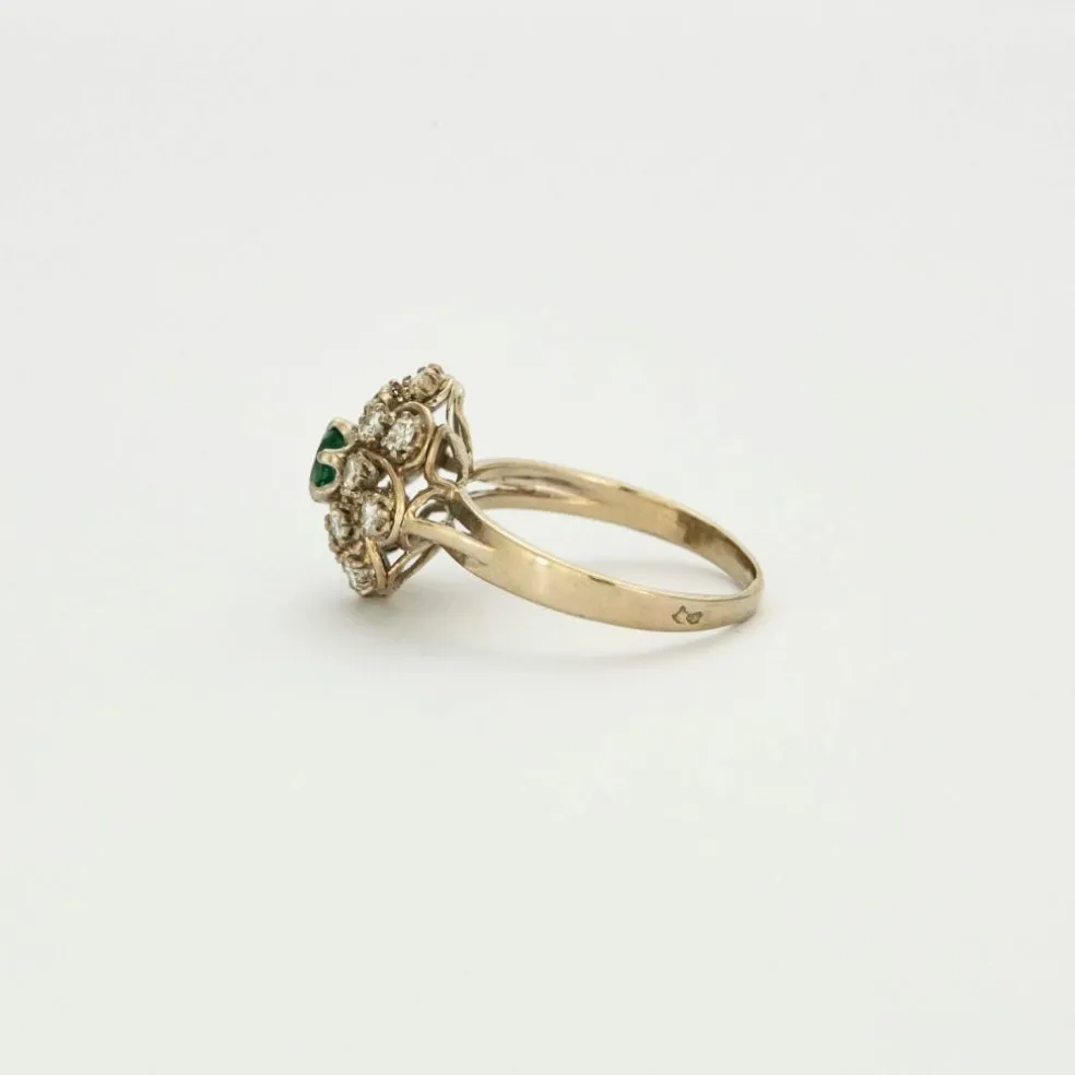 Bague en platine et or gris diamants et émeraude