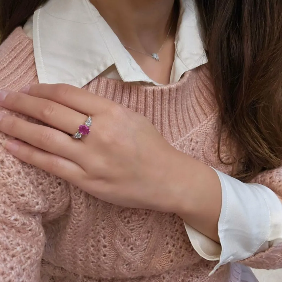 Bague en platine et or jaune diamants et saphir rose naturels