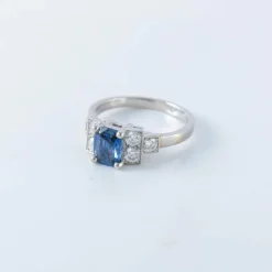 Bague en platine et saphir