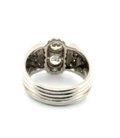 Bague en platine massif avec diamants centraux et diamants latéraux