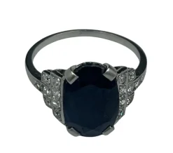 Bague en platine, saphir, diamant