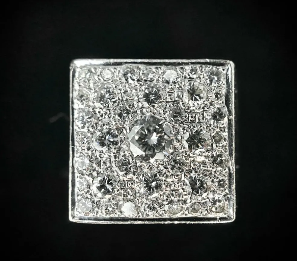 Bague en platine style chevalière