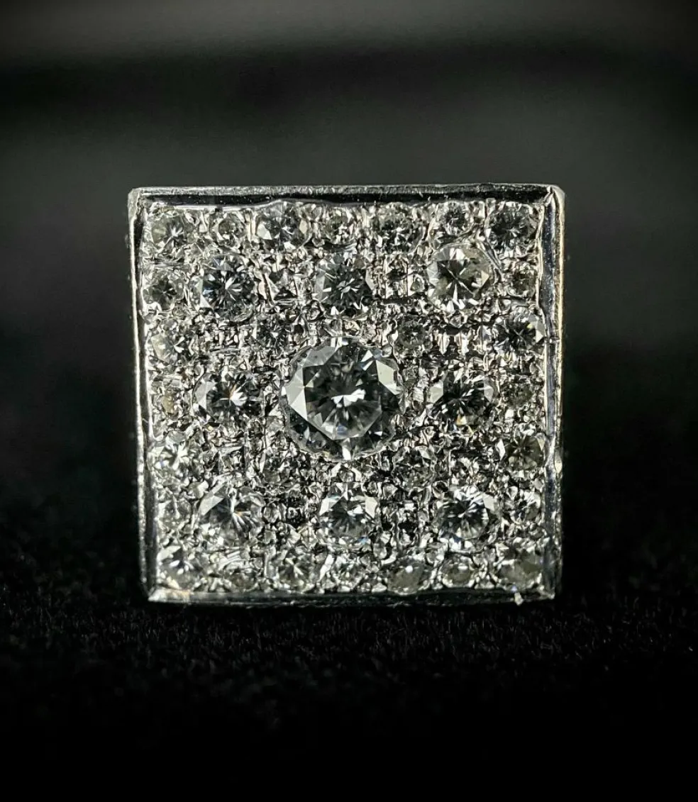 Bague en platine style chevalière