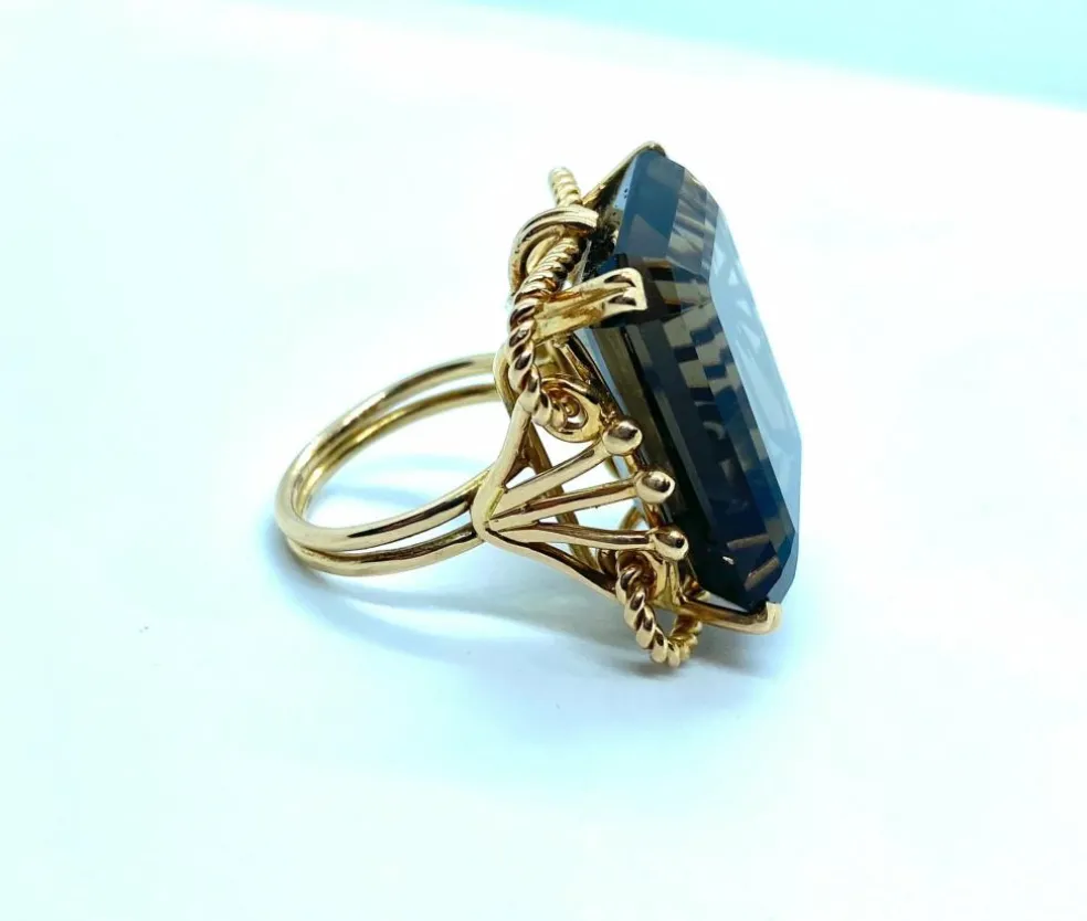 Bague en quartz morion géante, vers 1940