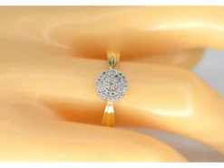 Bague entourage en or avec diamants